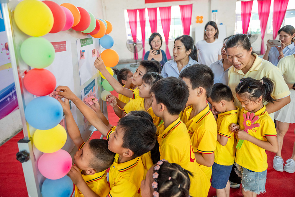 Family Friendly Workplaces &lsquo;WeCare&rsquo; Package